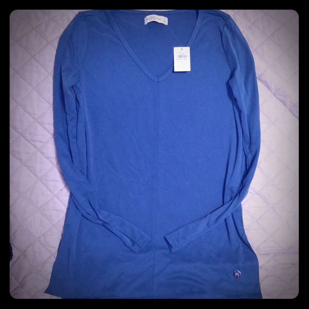 NEW Abercrombie & Fitch long-sleeved top!